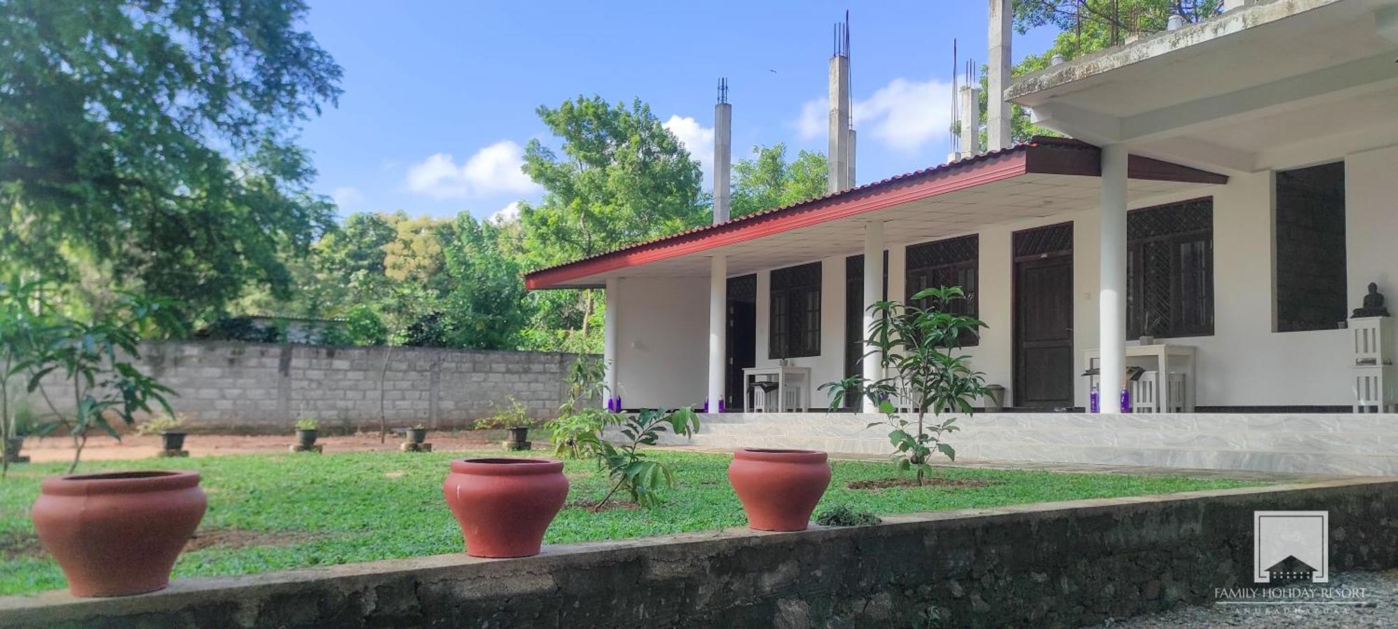 Family Holiday Resort Anuradhapura Exterior foto